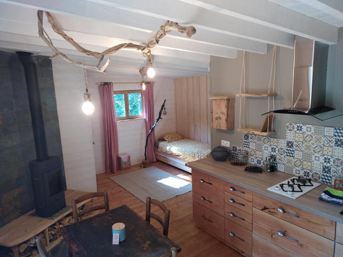 Gite Nature Au Pied Des Hetres Vitrac-sur-Montane Exterior photo
